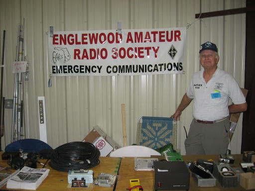 EARS Members at the 2009 Orlando HamCation - Slide 4
