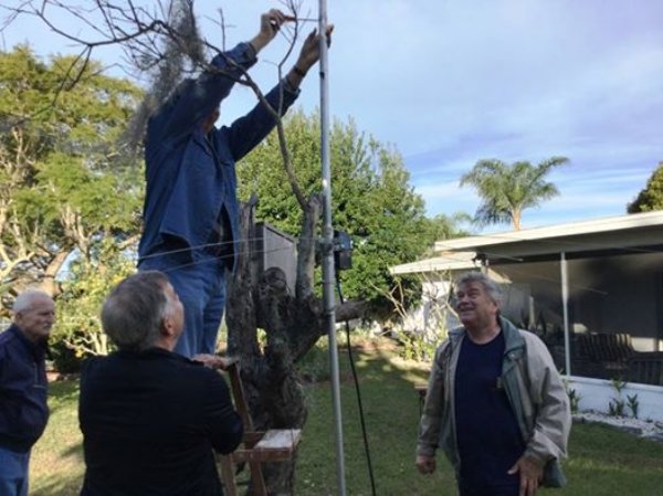 Ears Members Testing a R7 Antenna - Slide 1