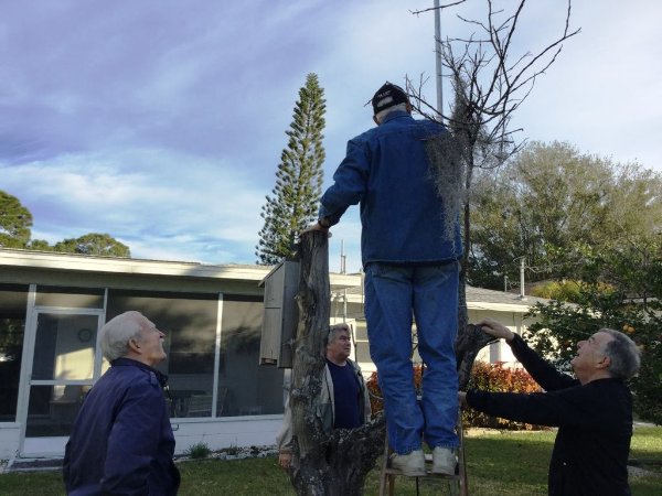 Ears Members Testing a R7 Antenna - Slide 2