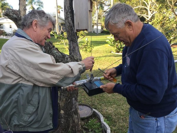 Ears Members Testing a R7 Antenna - Slide 5