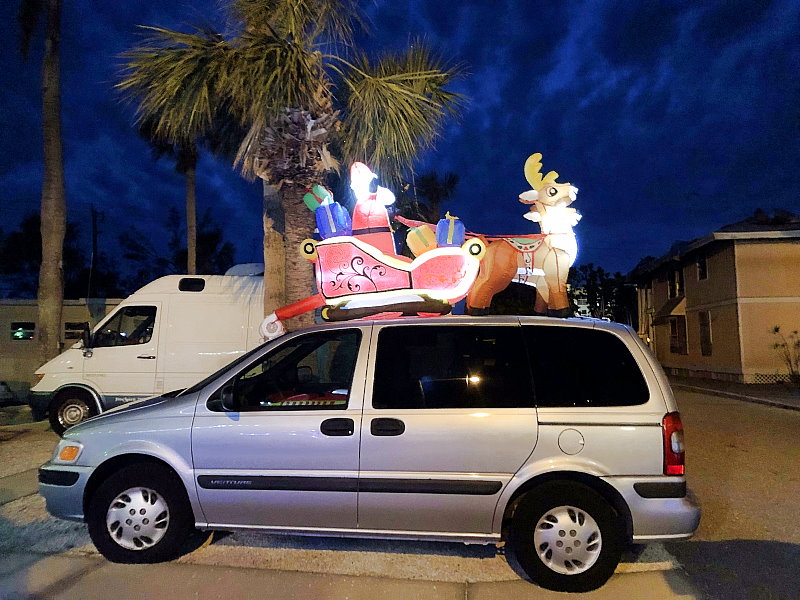 Christmas eve at Gulf to Bay 2022 - Slide 18